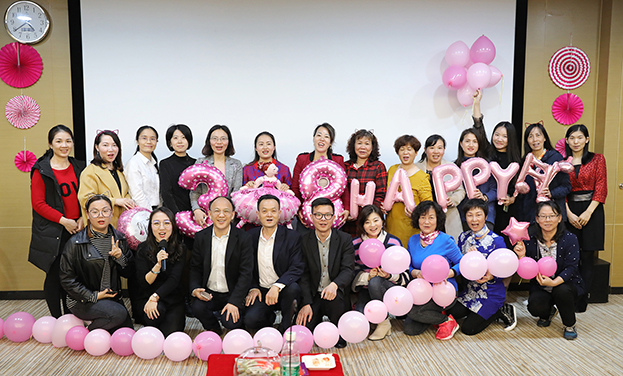 啥是佩奇？中裝建設(shè)“遇見更好的自己?綻放個人魅力”活動一站式配齊